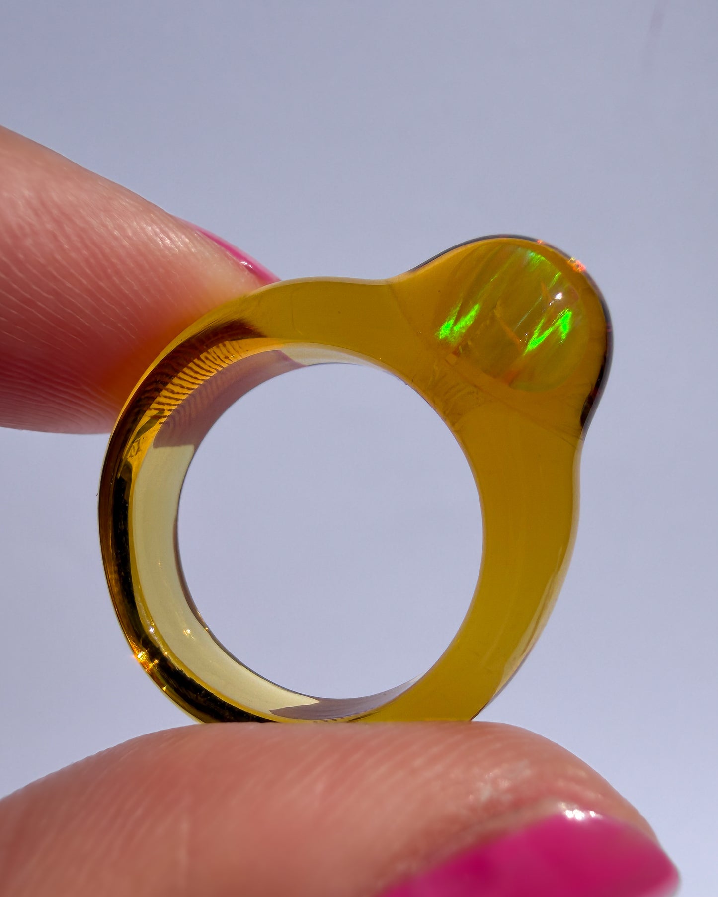 Opal Spherical Dome Ambar · Glasring