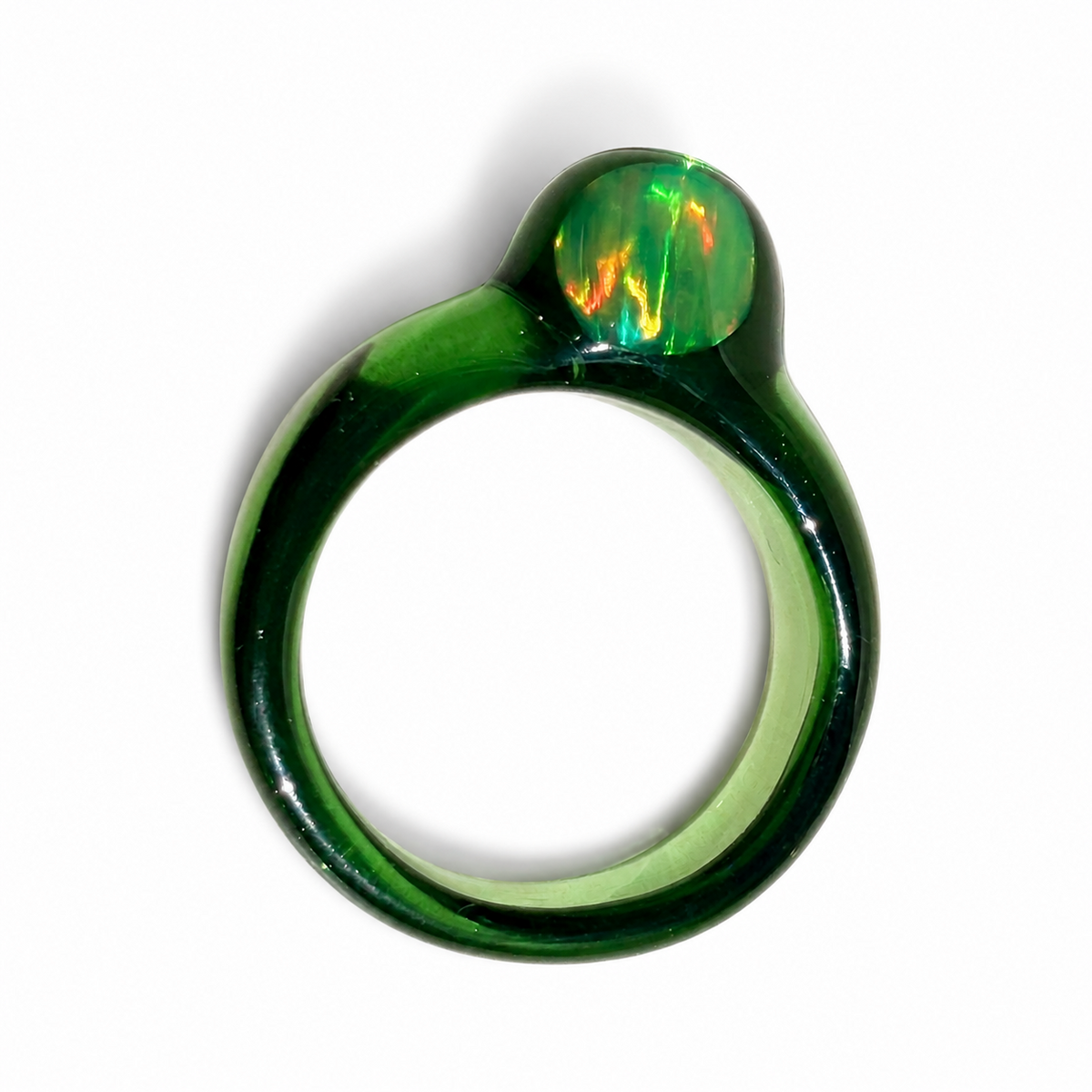 Cúpula esférica de ópalo verde · Anillo de cristal